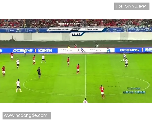 用粘土精雕细刻打造的足球球星形象 展现运动与艺术的完美融合