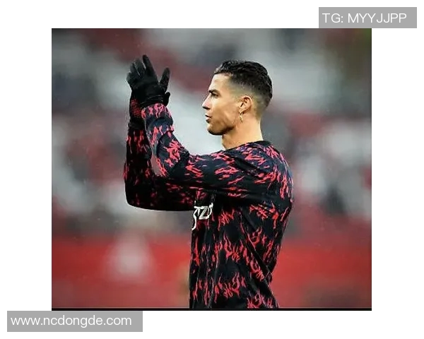 35号球星领衔新一代足坛巨星崛起的时代 探秘球场内外的荣耀与挑战 35号球星领衔新一代足坛巨星崛起的时代 探秘球场内外的荣耀与挑战