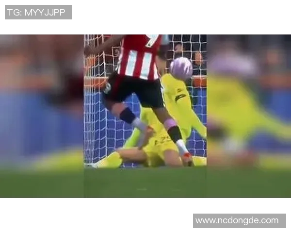 当足球巨星陷入情绪漩涡慢镜头记录心碎与热血瞬间 当足球巨星陷入情绪漩涡慢镜头记录心碎与热血瞬间