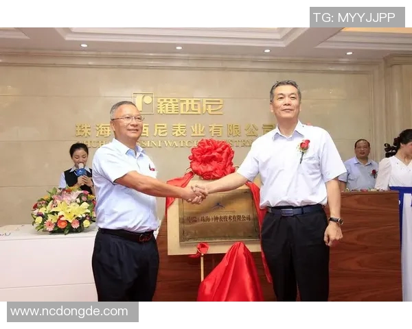 德国杜塞尔多夫足球球星:崭新征程与荣耀梦想的背后故事 德国杜塞尔多夫足球球星:崭新征程与荣耀梦想的背后故事